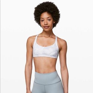 Lululemon free to be bra wild 8 print